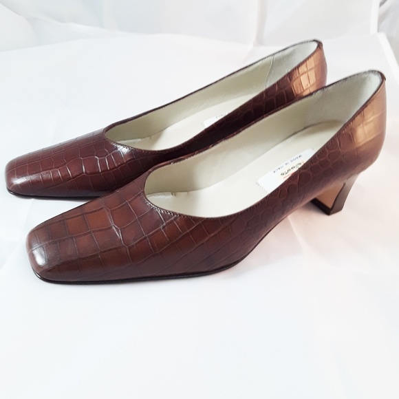 Talbots Shoes - Talbots VERO CUOIO Alligator Print Leather Sz 5m